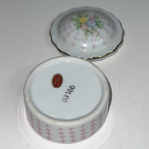 Vintage Floral Porcelain Trinket Box With Lid - Japan - Picture 6 of 6